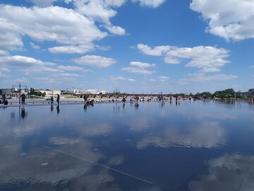 Bordeaux, ville Miroir de ses Eaux 